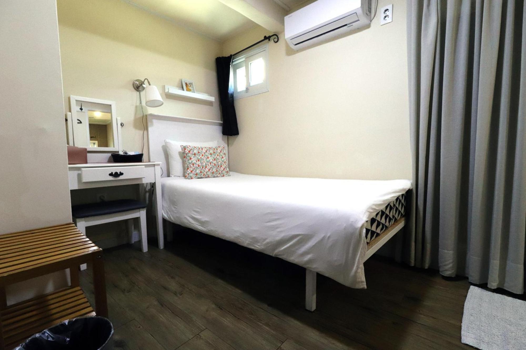 Just4U Guesthouse Сеул Екстер'єр фото